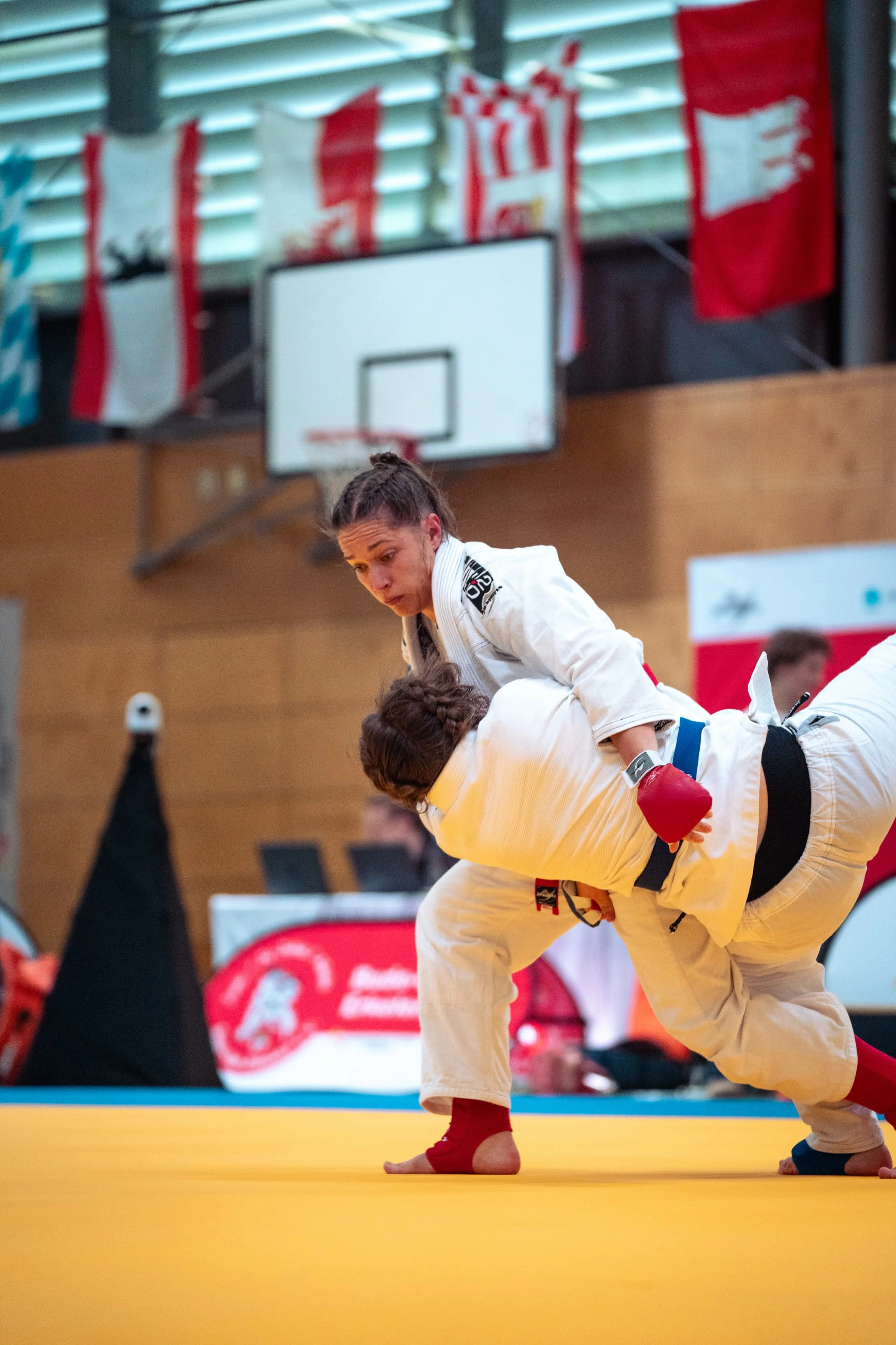 Auf der Deutschen Meisterschaft ging es im Kampf gegen Madlen Schuster um den Sprung auf das Siegerpodest. Julia Paszkiewicz vom TSV Bergen sicherte sich mit diesem Wurf die Bronzemedaille.