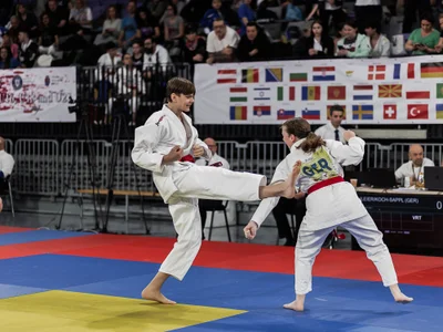 Das Duo-Paar Hanna Schleier (rechts im Bild) und Vincent Koch-Sappl präsentierten sich auf der Jugend-Europameisterschaft in Rumänien.